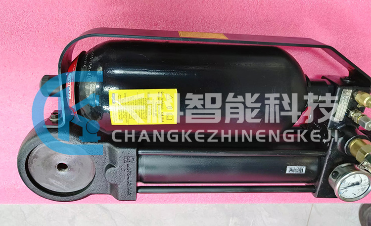 庫(kù)卡搬運(yùn)平衡缸00-118-267 庫(kù)卡搬運(yùn)平衡缸00-118-267