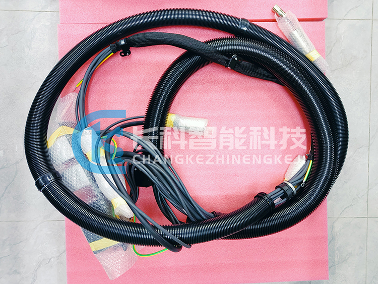 KR470機(jī)器人電纜00-195-418 KR470機(jī)器人電纜00-195-418